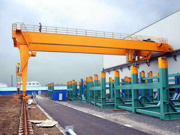 電動雙梁半門式起重機(jī)